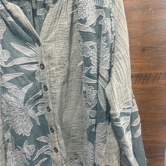 Oli & Hali Sabine Embroiderd Lace Button Front Blouse - Picture 7 of 13